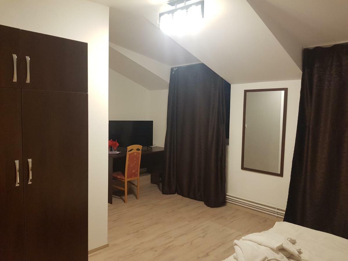 Hotel Casa Lions Timisoara Exterior foto